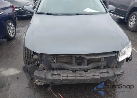 2010 Volkswagen Passat Komfort из США, поврежденный, VIN WVWJK7AN6AE107365